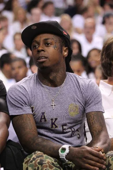 25 celebrities who have gone to prison-16