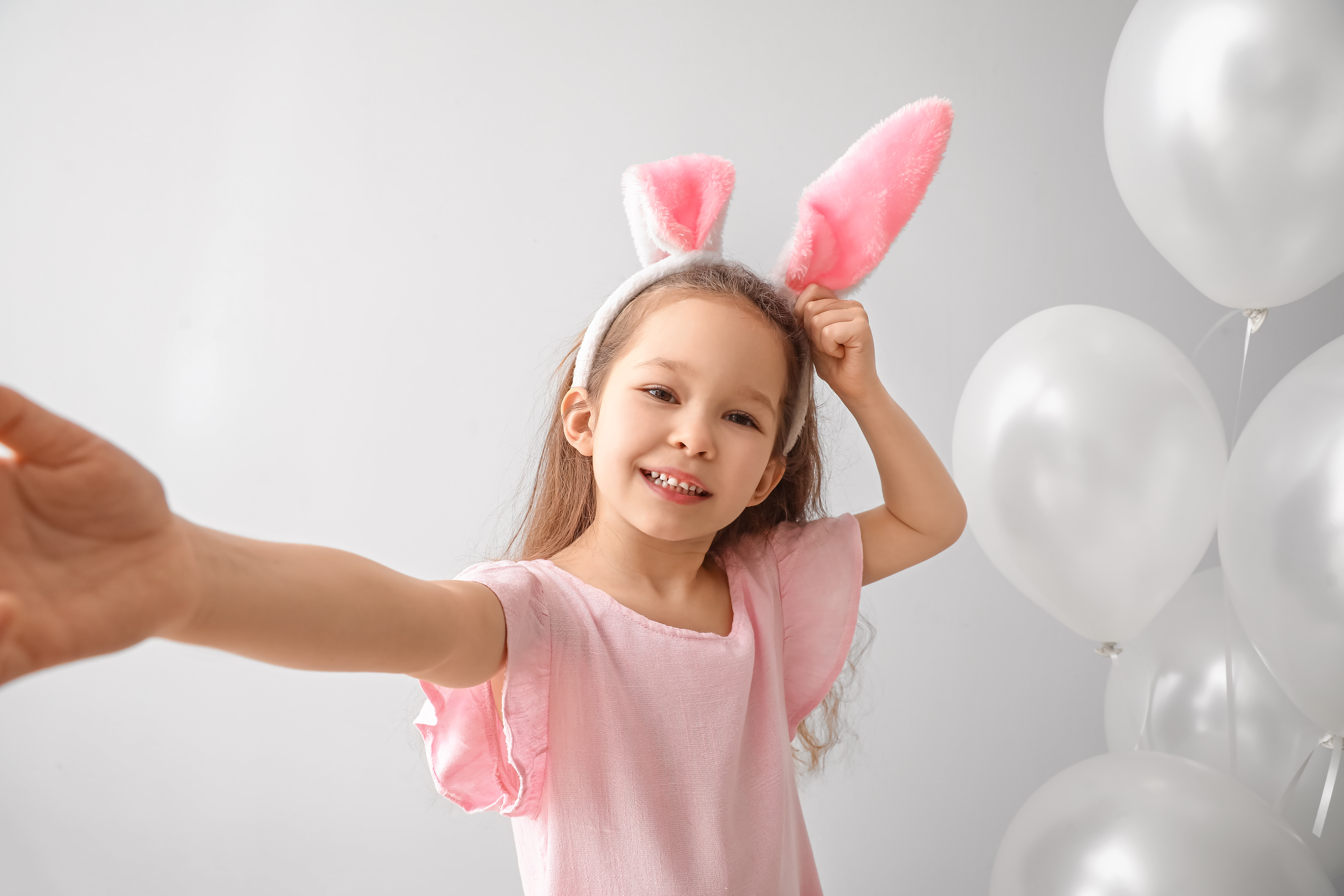 Who do vampire children take pictures with on Easter? image