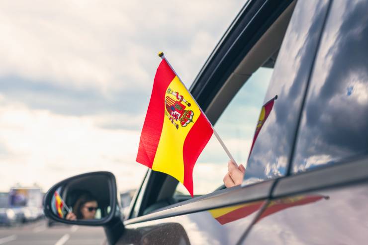  What are rental cars called in Spain? image