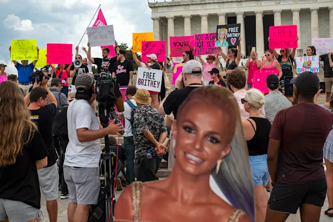 8 Notorious Celebrity Lawsuits-3