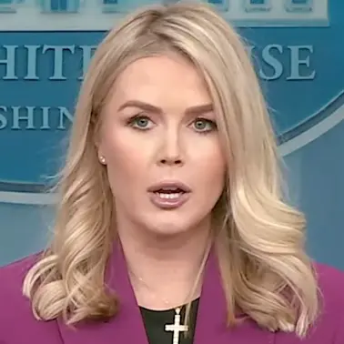 Trump’s Youngest Press Secretary Faces Brutal Media War-1