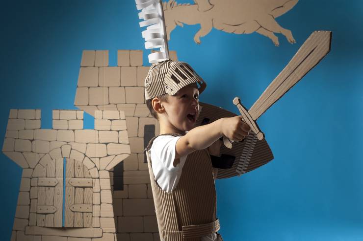  What shape has a knighthood? image