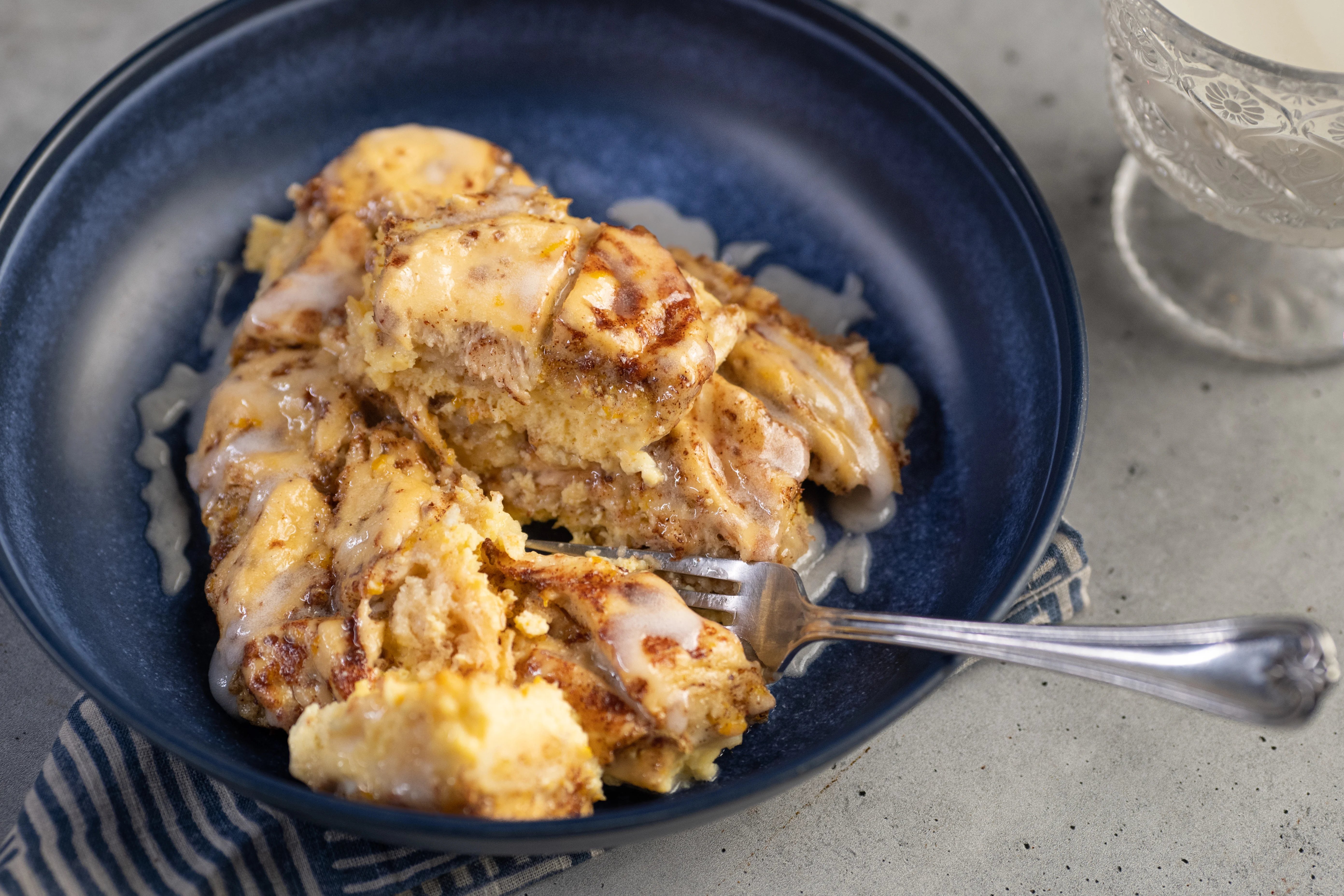 Slow Cooker Cinnamon Roll Casserole | Cooking Professionally
