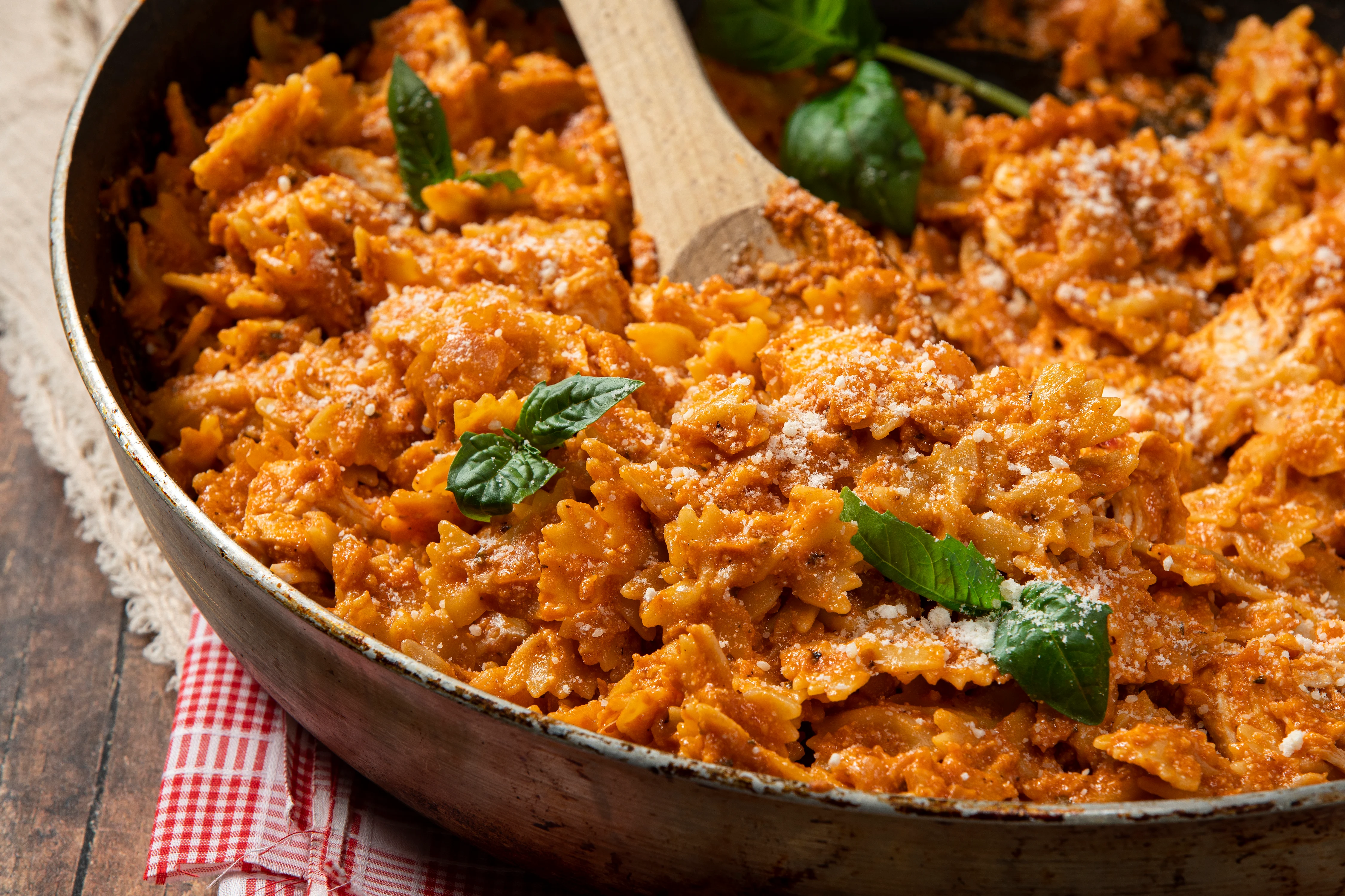Shortcut Chicken Lasagna | Command Cooking
