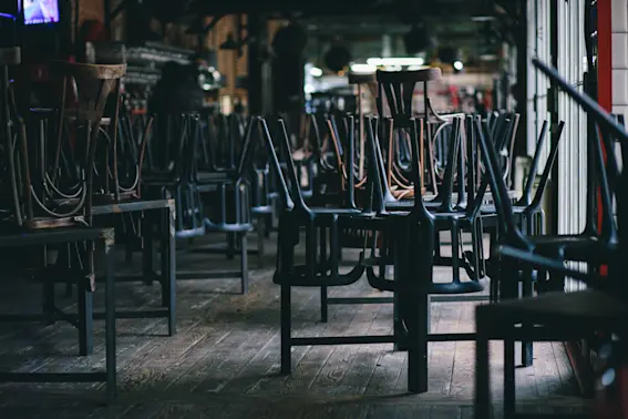 A Lonely Owner, a Viral Photo, and an Unbelievable Business Boom. Image
