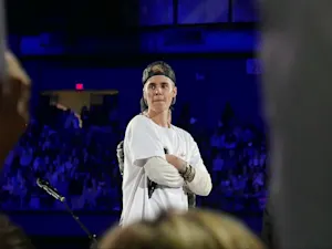 Justin Bieber Q & A (26511724391)