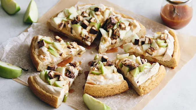 Caramel Apple Pizza