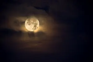 When do you know that the moon had had enough to eat? image