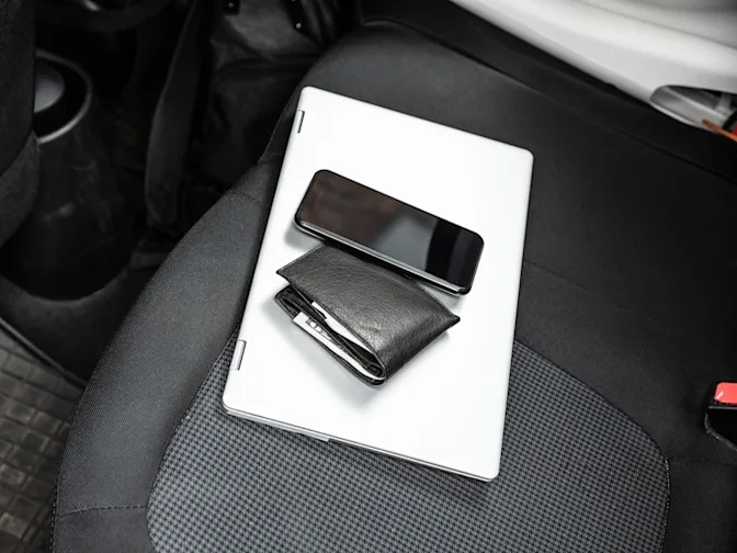 10 Things You Should Never Leave in Your Car-2