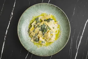 Strong-Personality Spinach Pasta