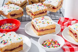 Strawberry Blondies