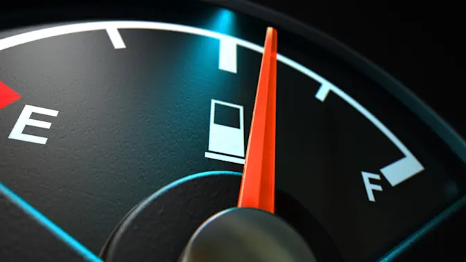 How Much Gas Should You Keep in Your Tank?-1