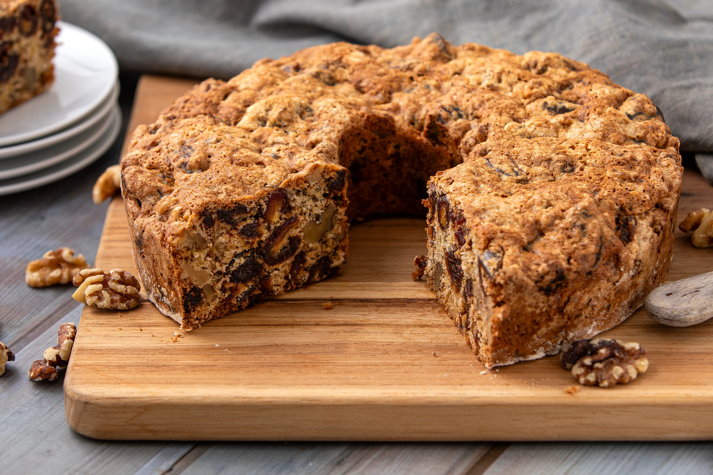 English Walnut Date Cake | Recipe Reader