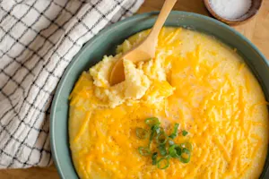 Southern Cheesy Grits-8