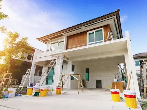 Homeowners Sue HGTV Stars Over Home Renovations — Here's Why They Settled-1