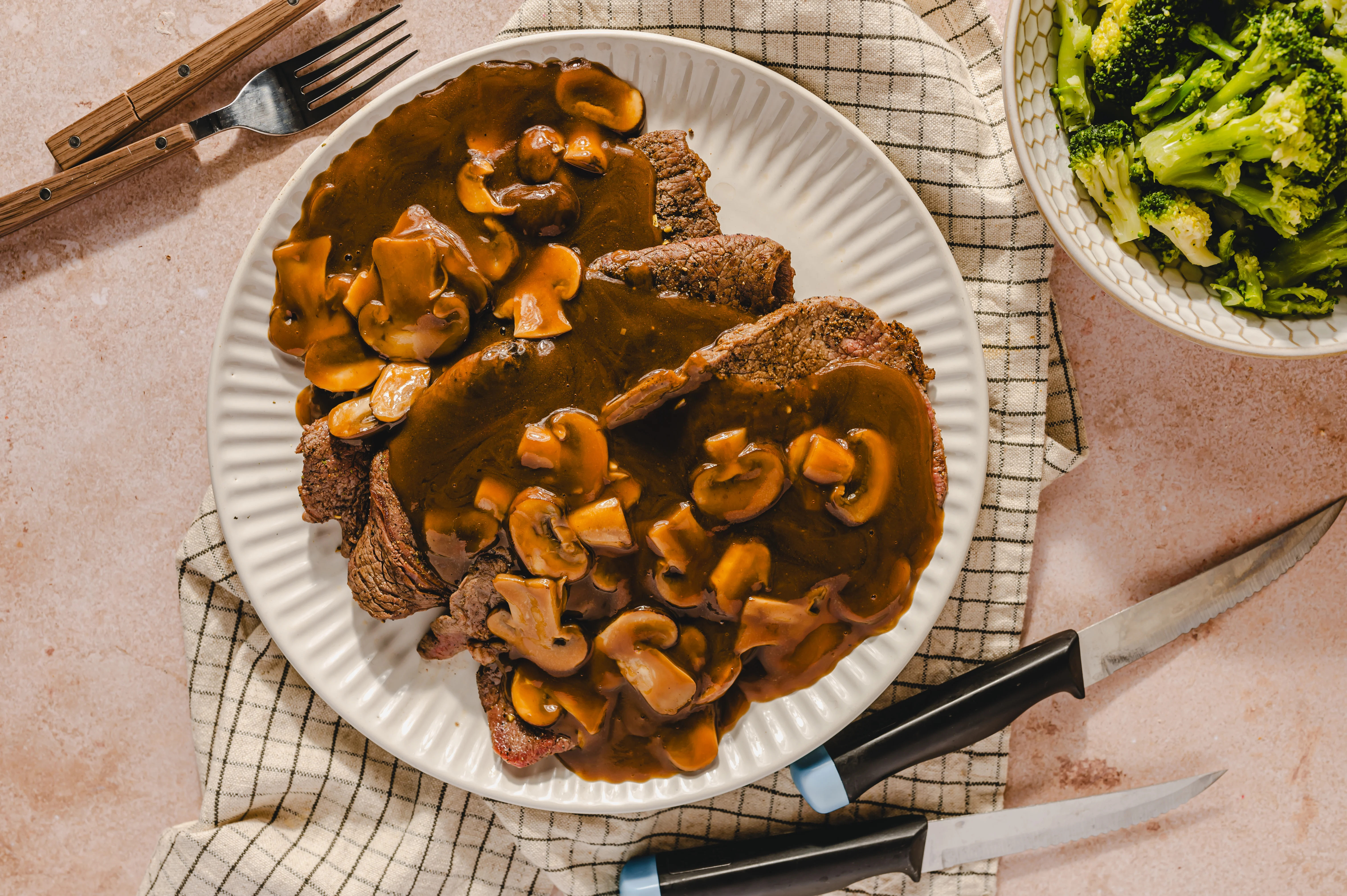 Homestyle Sirloin Tip Steak | Mama's Cooking