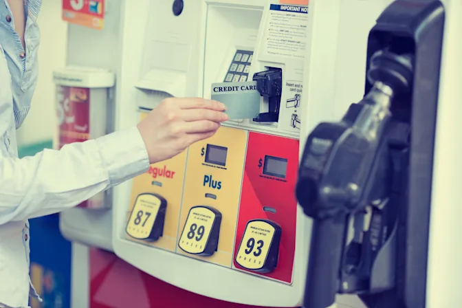 How to Protect Yourself From Card Skimmers -1