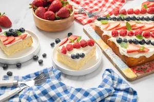 Queen Vanilla Sheet Cake-5