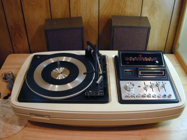 20 Iconic Items Every House Had in the 70s-9