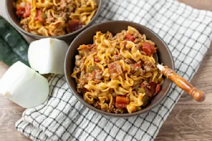 Grammy's Easy Ground Beef And Noodles