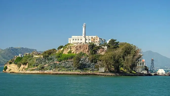 Alcatraz 8