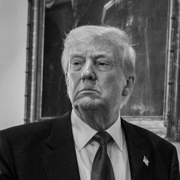 Thumbs Up Donald Trump first 100 Days (cropped)