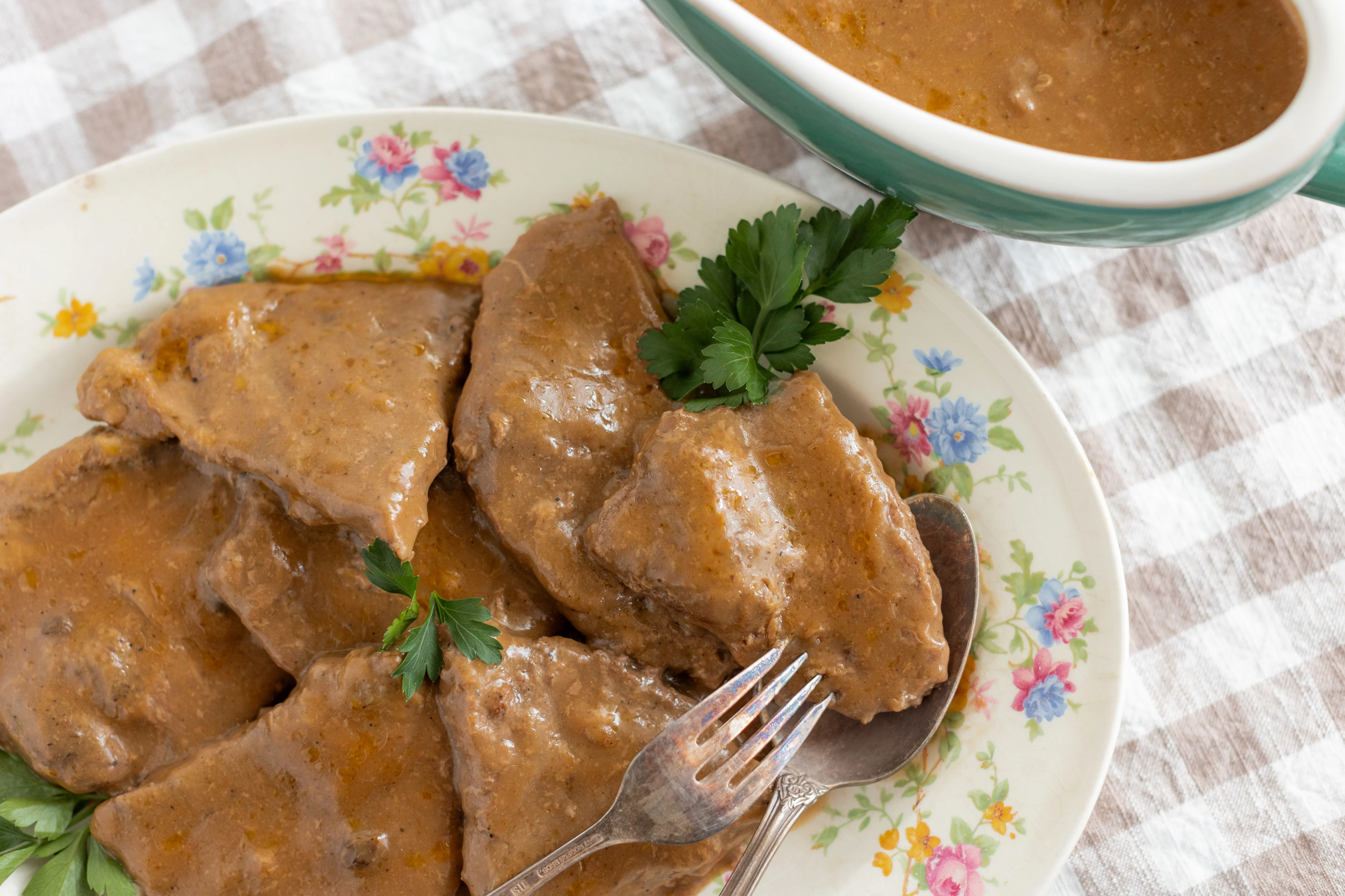 Sunday's Oven-Baked Round Steak | Command Cooking