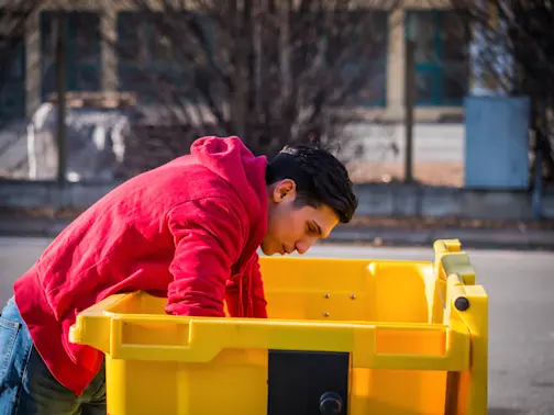 She Eats Only Dumpster Food—And Loves It-1