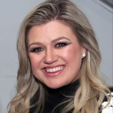 "I've Lost a Lot": Kelly Clarkson Returns With Cryptic Message-1