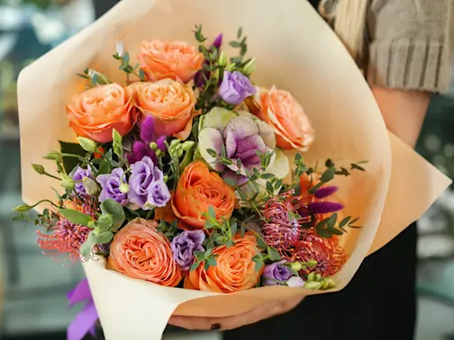 The History of Gifting Flowers-1