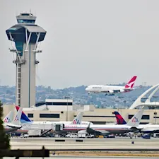 A380 Qantas (QF93 at LAX) landing 2010-08-08