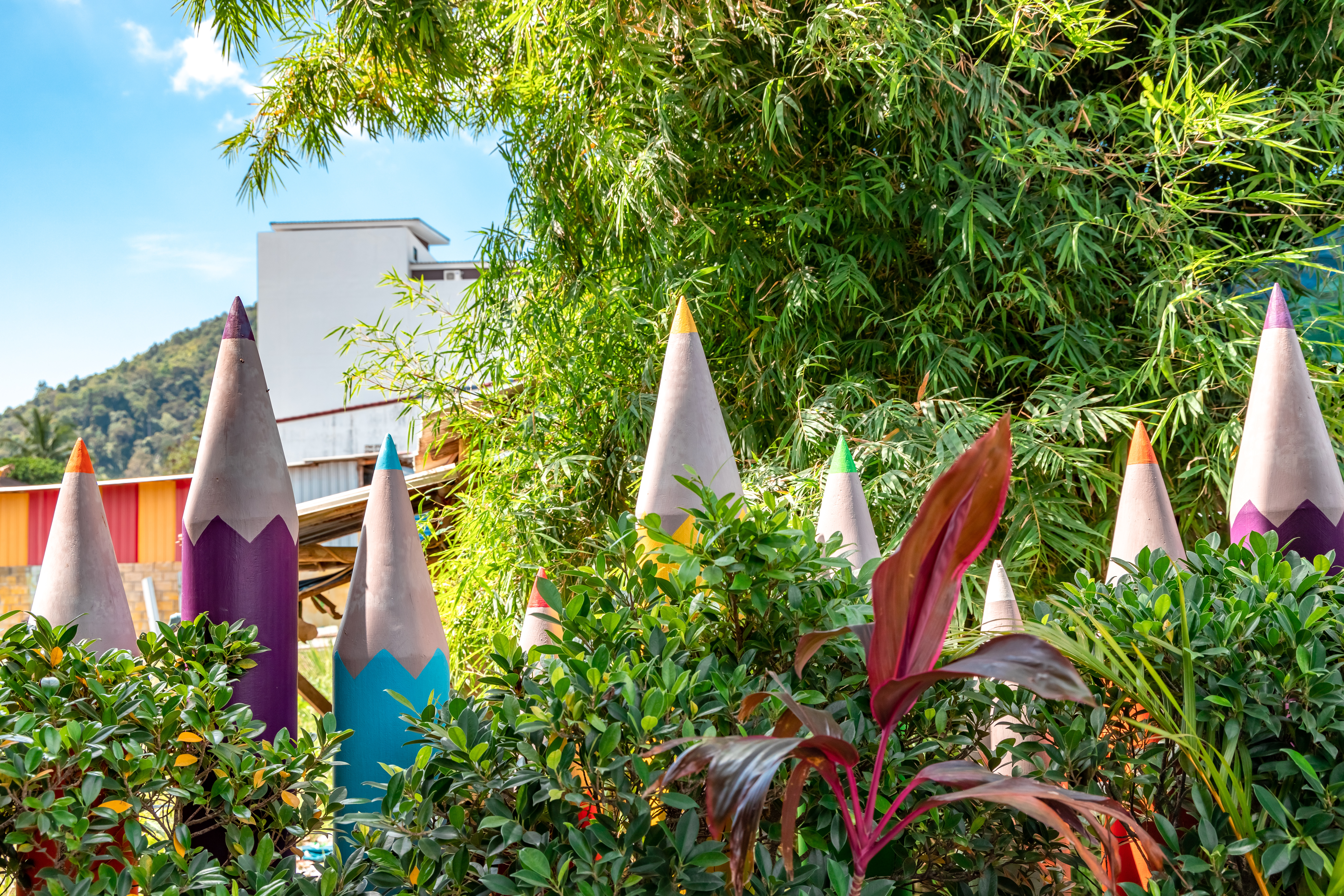 Where do writing utensils go on vacation? image