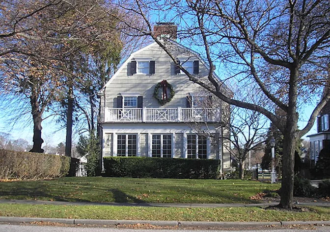 What Really Happened in the Amityville Horror House?-3