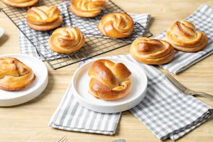 Secret Knot Rolls