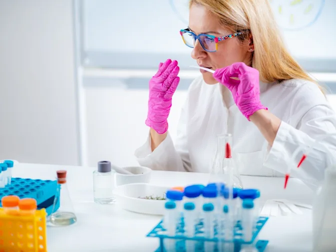 Could Your Hand Odor Solve Crimes?-4