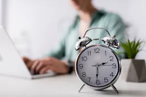 What restaurant is on time for every meeting? image