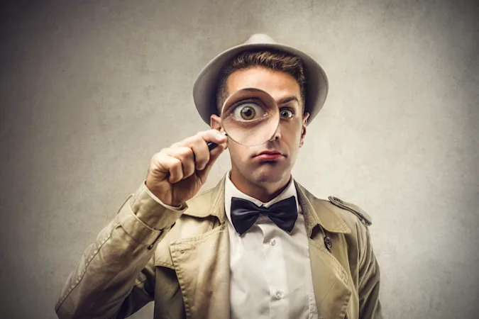 Which celebrity became a great detective? image
