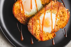 Cheesy Egg in A Hole