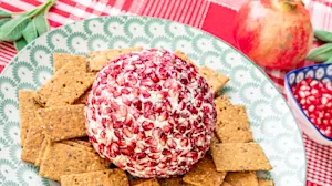 Holiday Cheeseball 1