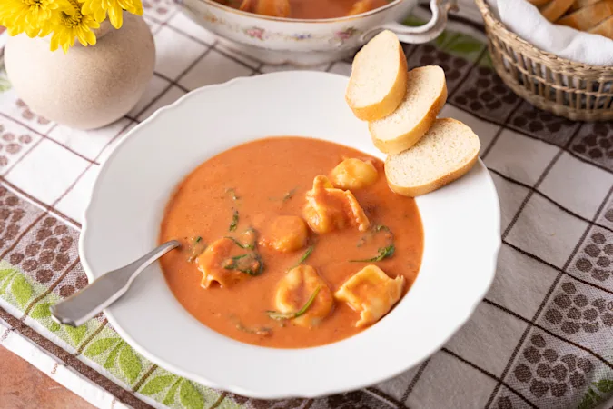 Tuscan Tortellini Soup