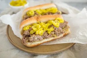 Slow Cooker Roast Beef Sandwich