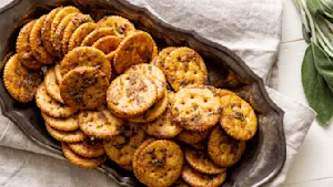Sweet and Spicy Crackers