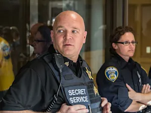 Secret Service 01 - Akron Ohio - 2016-10-03 (29986745112)