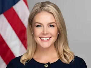 Official portrait of Karoline Leavitt, 2025