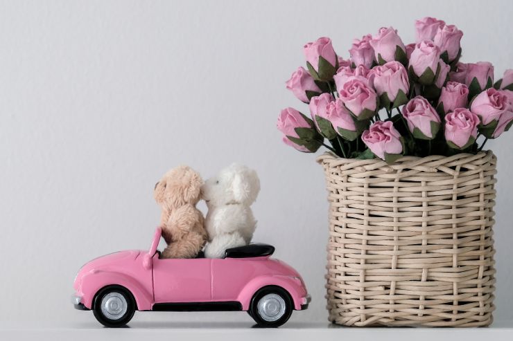  What's a doll's favorite car? image