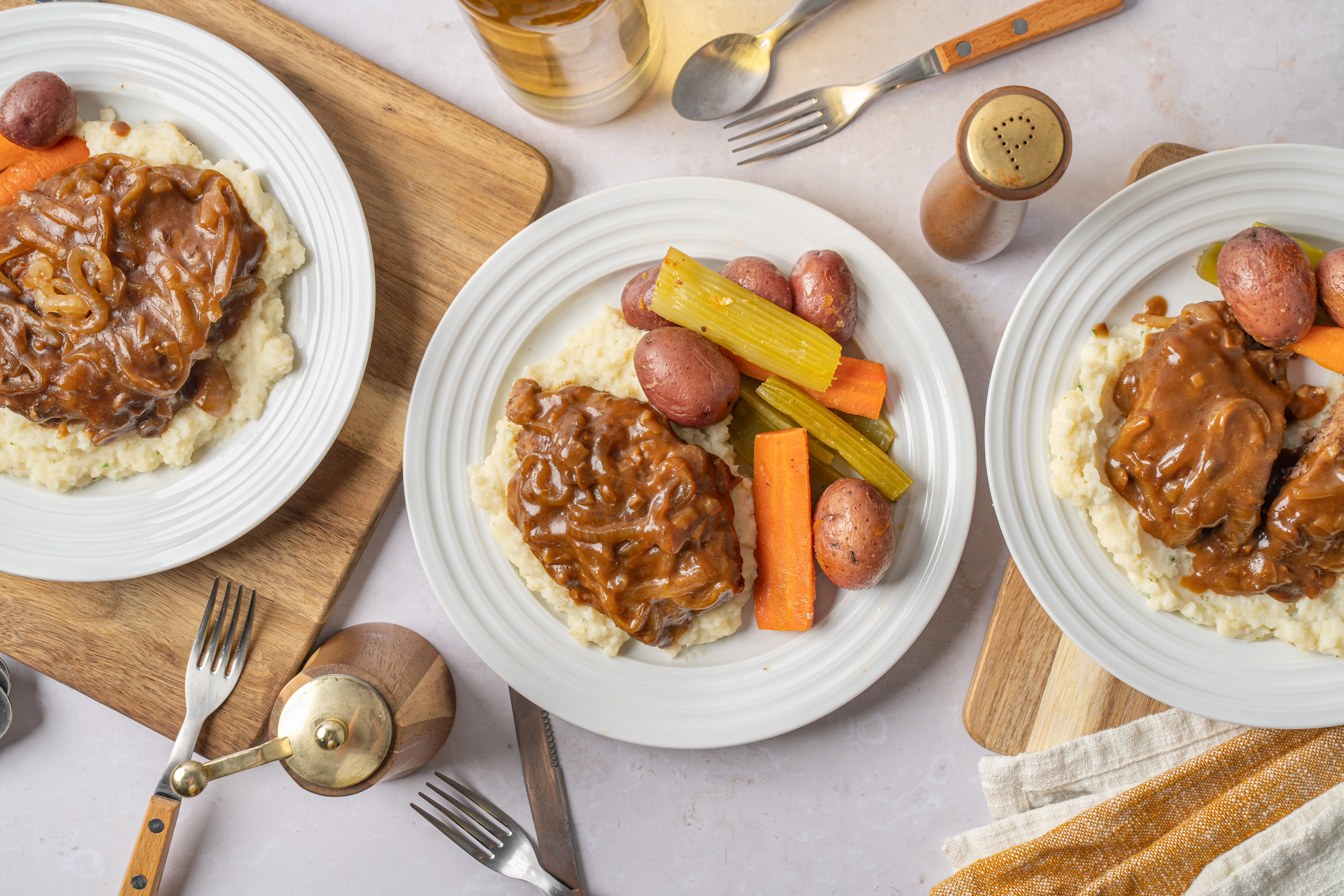 Grandma's Cubed Steak & Gravy | Command Cooking