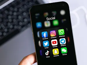 10 Things to Never Post on Social Media-1