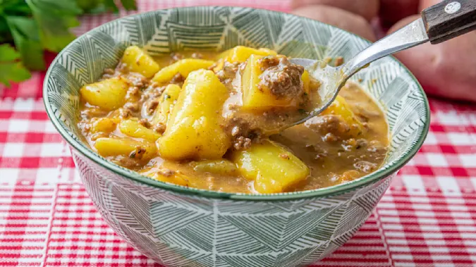 Cold Night Cheeseburger Soup
