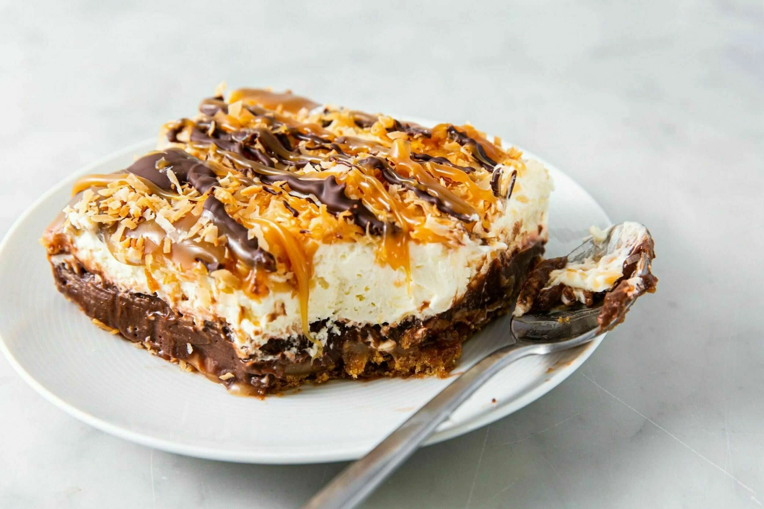Samoas Dessert Lasagna | Cooking Professionally