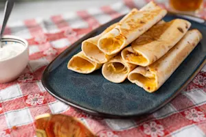 CheesyRollUps-01